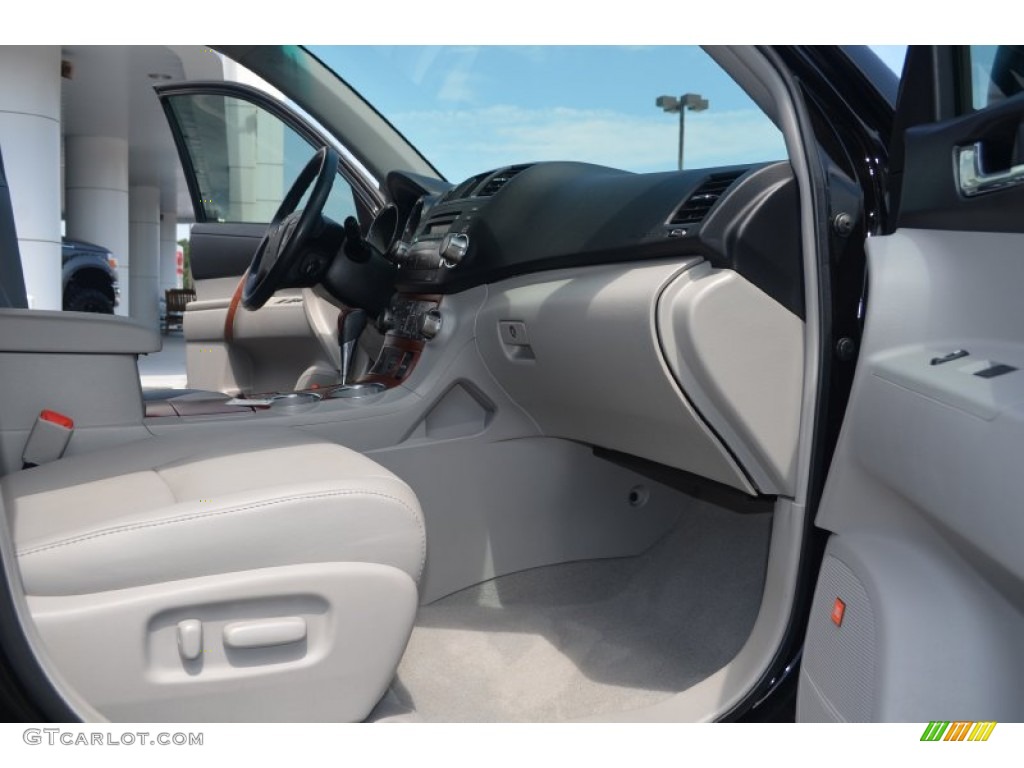 2010 Highlander Limited - Black / Ash photo #15