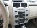 2010 Mercury Mariner V6 Premier 4WD Controls