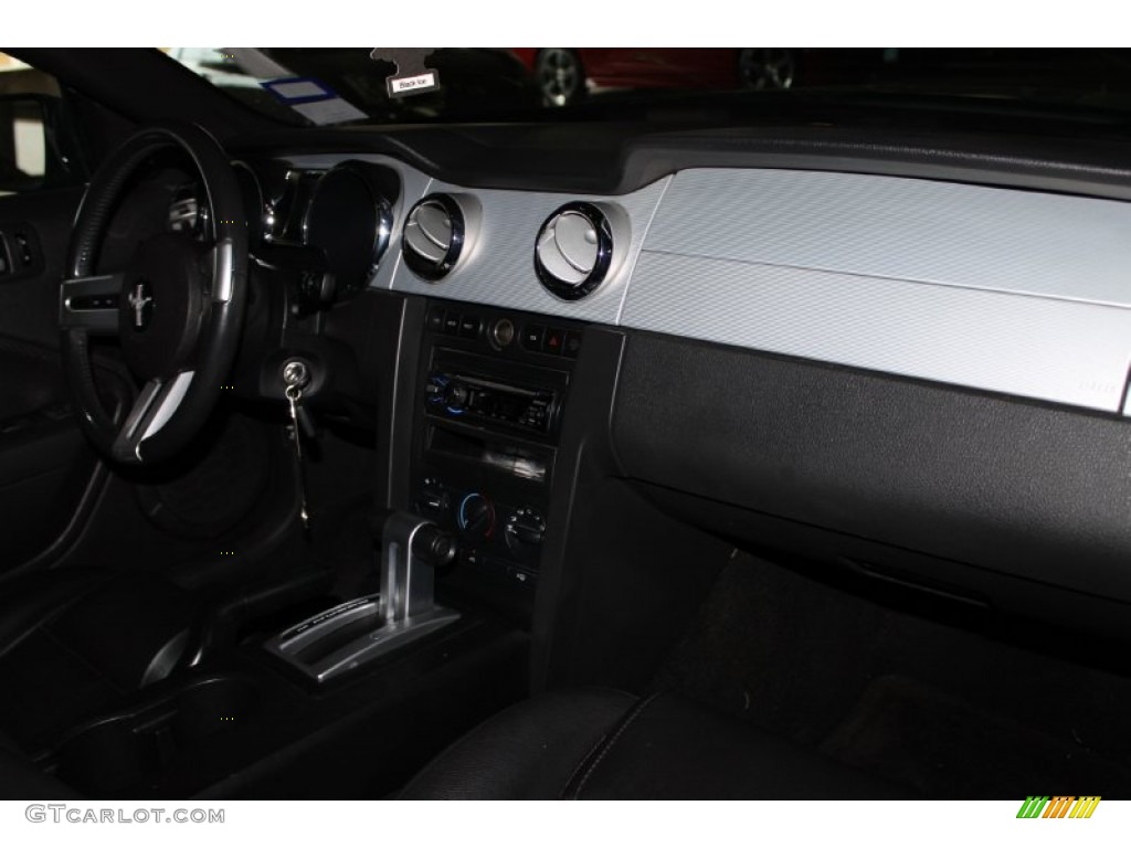 2006 Mustang GT Premium Convertible - Tungsten Grey Metallic / Dark Charcoal photo #27