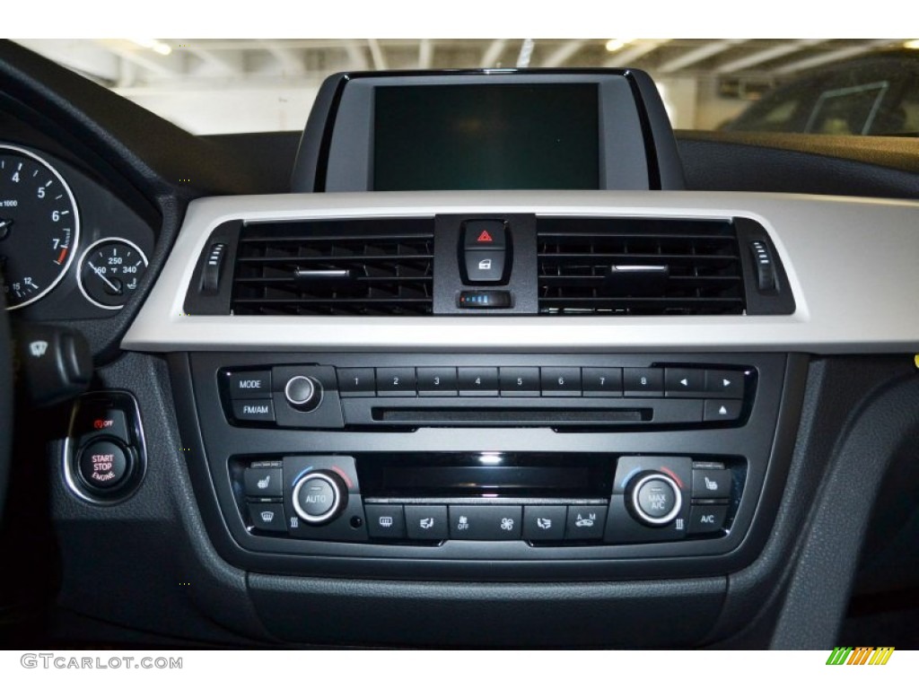 2013 3 Series 320i Sedan - Jet Black / Black photo #8