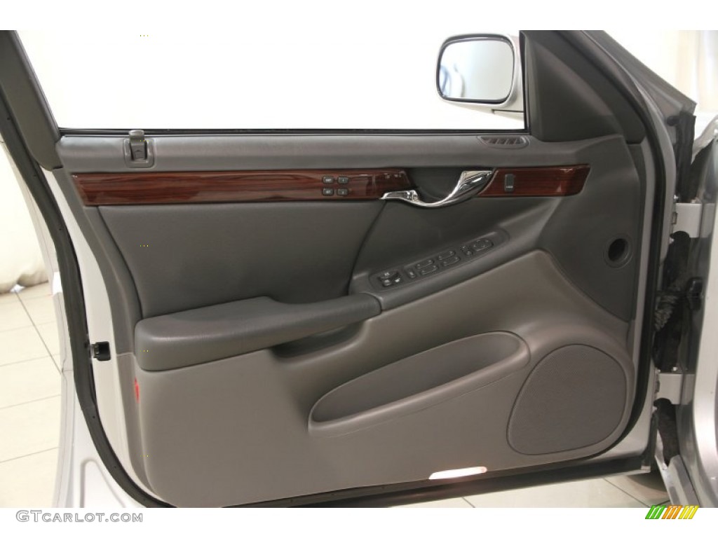 2001 DeVille DTS Sedan - Sterling Silver / Dark Gray photo #3