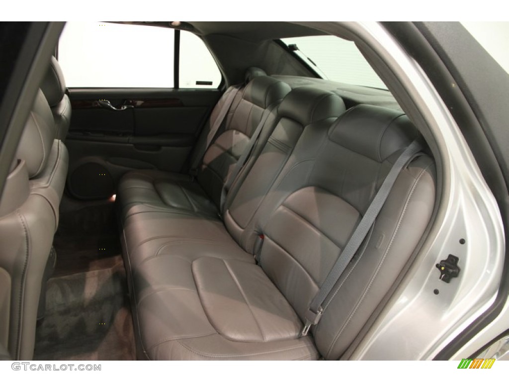 2001 DeVille DTS Sedan - Sterling Silver / Dark Gray photo #17