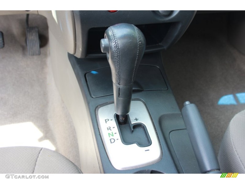 2003 Mitsubishi Outlander XLS Transmission Photos