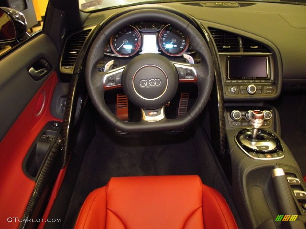 2014 Audi R8 Spyder V10 Red Dashboard Photo #83797930