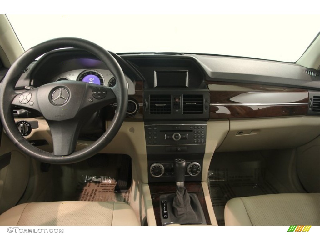 2010 Mercedes-Benz GLK 350 4Matic Dashboard Photos