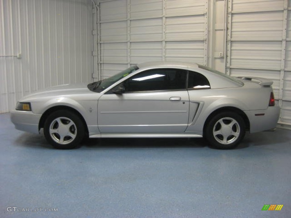 2002 Mustang V6 Coupe - Satin Silver Metallic / Medium Graphite photo #2