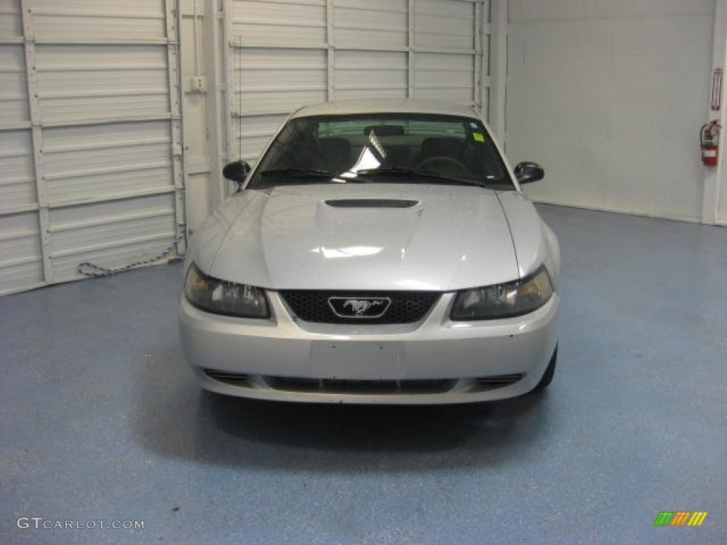 2002 Mustang V6 Coupe - Satin Silver Metallic / Medium Graphite photo #4