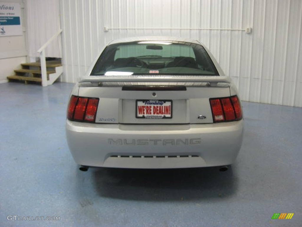 2002 Mustang V6 Coupe - Satin Silver Metallic / Medium Graphite photo #5