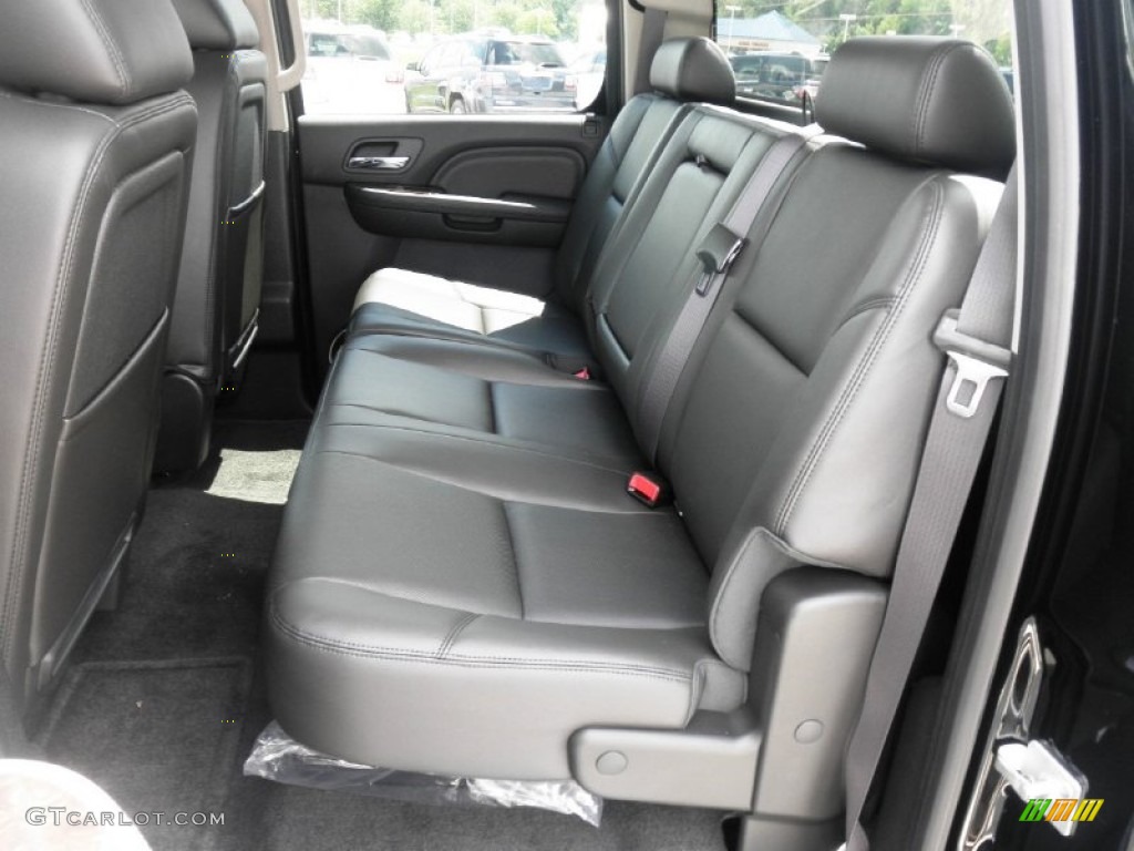 2014 GMC Sierra 3500HD Denali Crew Cab 4x4 Rear Seat Photos