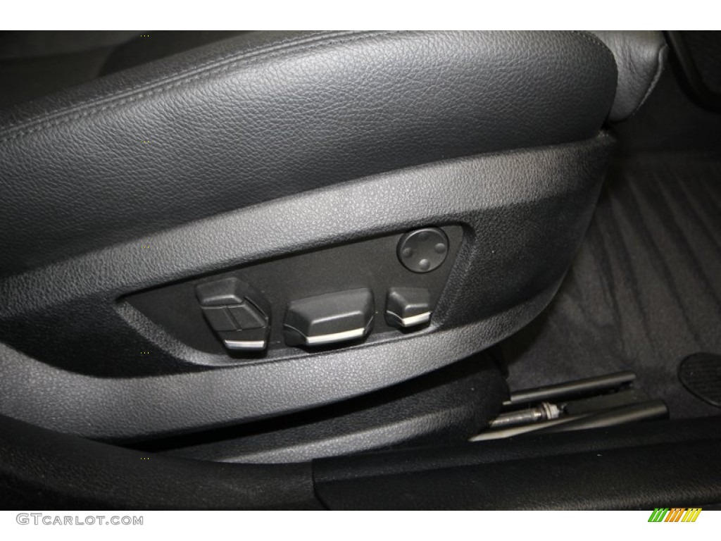 2011 5 Series 550i Sedan - Black Sapphire Metallic / Black photo #43