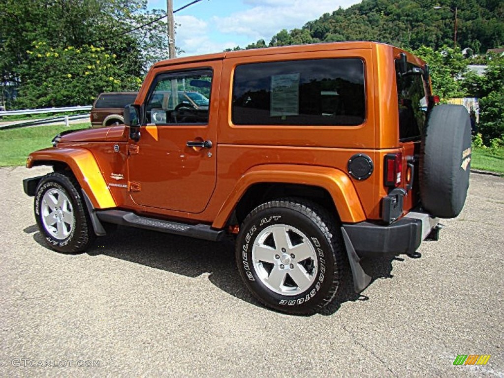 2011 Wrangler Sahara 4x4 - Mango Tango Pearl / Black photo #17