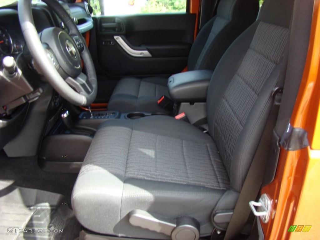 2011 Wrangler Sahara 4x4 - Mango Tango Pearl / Black photo #19