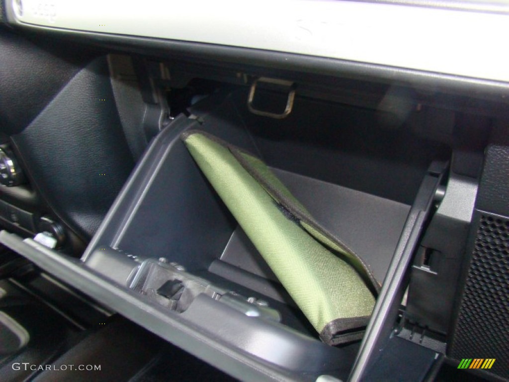 2011 Wrangler Sahara 4x4 - Mango Tango Pearl / Black photo #27