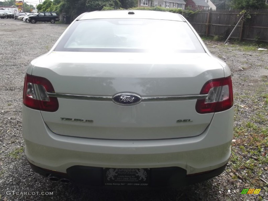 2010 Taurus SEL - White Platinum Metallic Tri-Coat / Light Stone photo #5