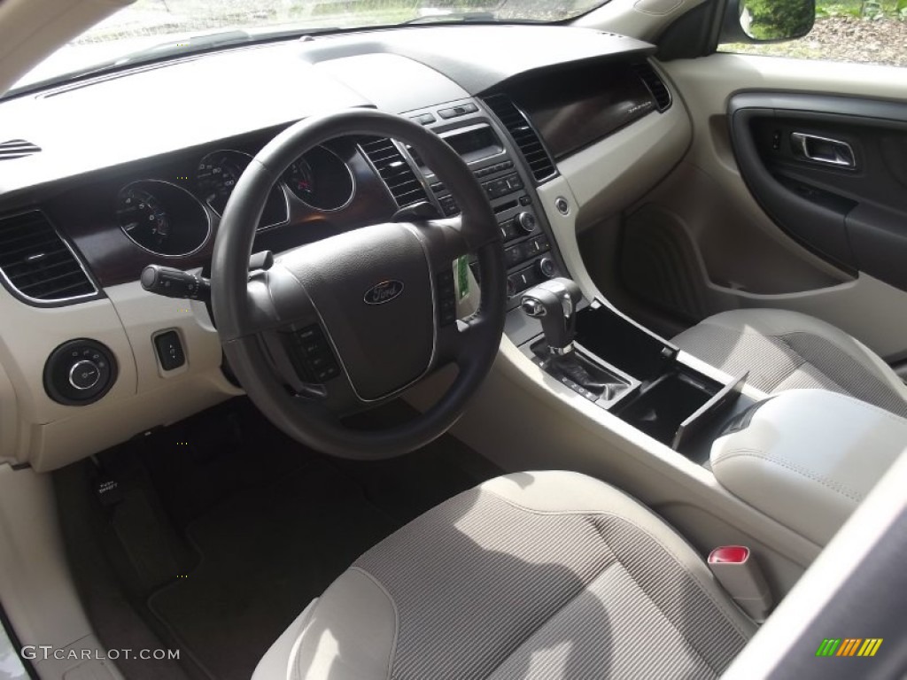 2010 Taurus SEL - White Platinum Metallic Tri-Coat / Light Stone photo #8