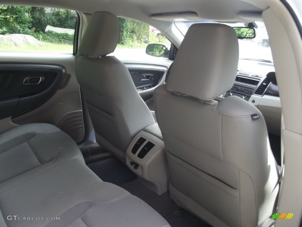 2010 Taurus SEL - White Platinum Metallic Tri-Coat / Light Stone photo #13