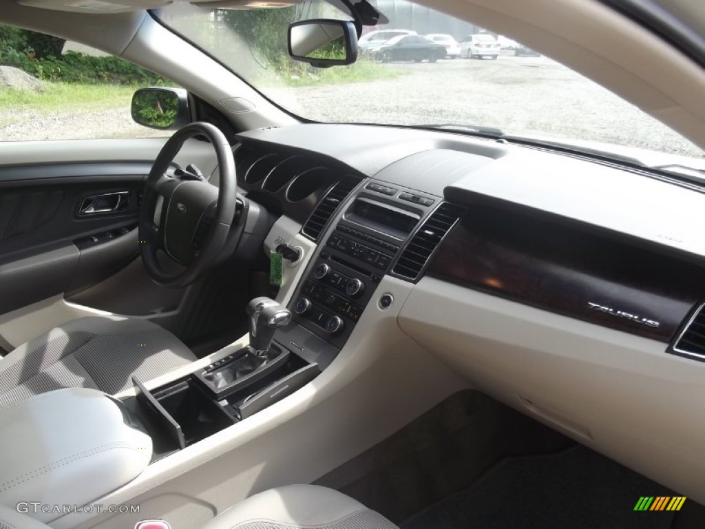 2010 Taurus SEL - White Platinum Metallic Tri-Coat / Light Stone photo #15