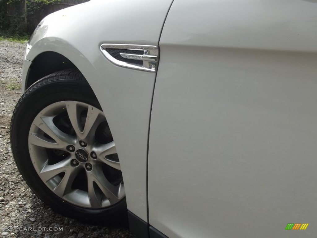 2010 Taurus SEL - White Platinum Metallic Tri-Coat / Light Stone photo #18