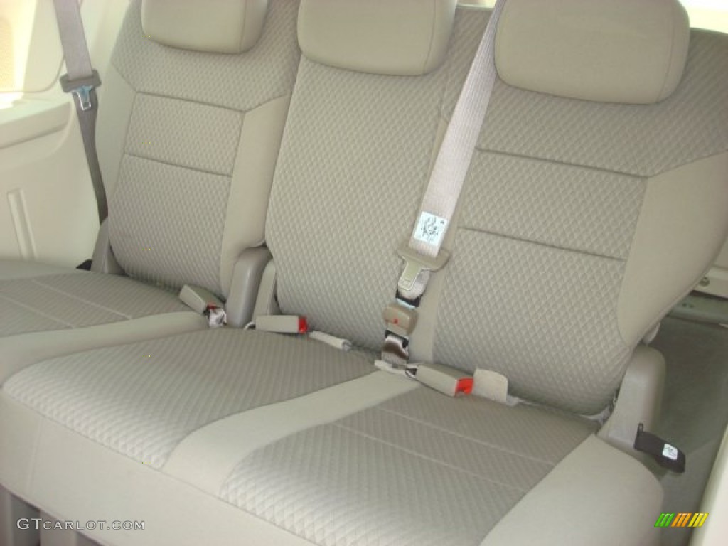 Medium Pebble Beige/Cream Interior 2010 Chrysler Town & Country Touring Photo #83807686