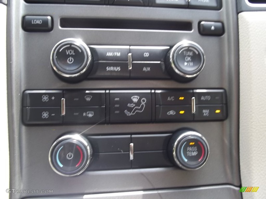 2010 Taurus SEL - White Platinum Metallic Tri-Coat / Light Stone photo #31