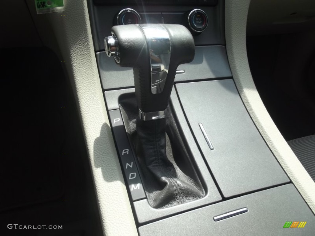 2010 Taurus SEL - White Platinum Metallic Tri-Coat / Light Stone photo #32