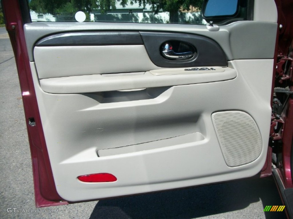 2004 GMC Envoy SLE 4x4 Medium Pewter Door Panel Photo #83808115