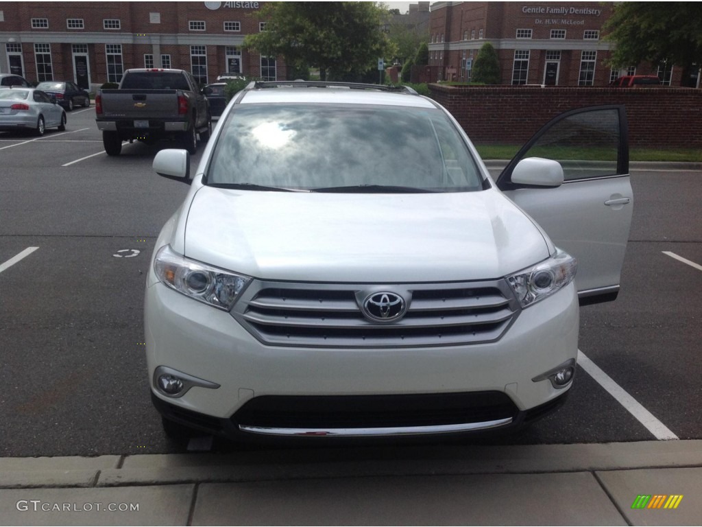 2011 Highlander V6 4WD - Blizzard White Pearl / Ash photo #1