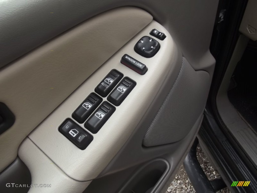 2002 Tahoe Z71 4x4 - Onyx Black / Tan/Neutral photo #19