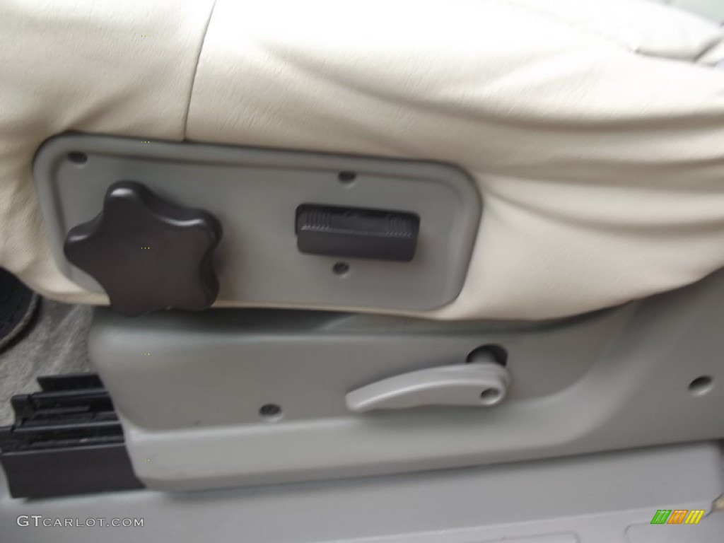 2002 Tahoe Z71 4x4 - Onyx Black / Tan/Neutral photo #20