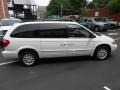 Stone White Clearcoat 2002 Chrysler Town & Country LXi Exterior