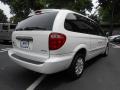 Stone White Clearcoat - Town & Country LXi Photo No. 5