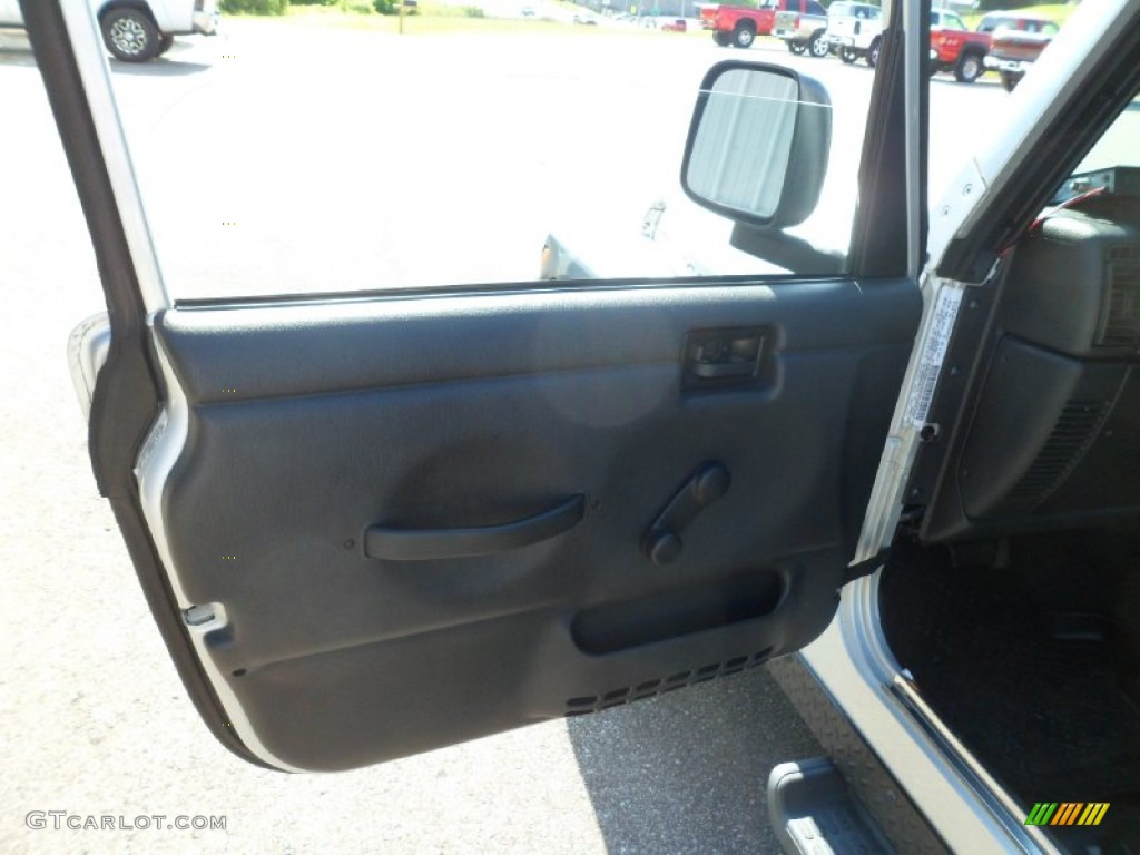 2004 Wrangler Rubicon 4x4 - Bright Silver Metallic / Dark Slate Gray photo #16