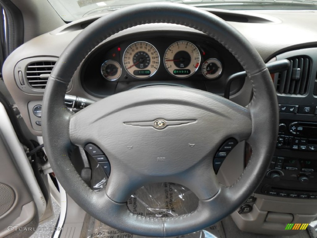 2002 Chrysler Town & Country LXi Steering Wheel Photos