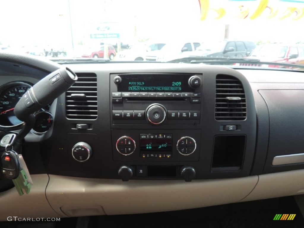 2011 GMC Sierra 1500 SLE Crew Cab 4x4 Controls Photo #83812630