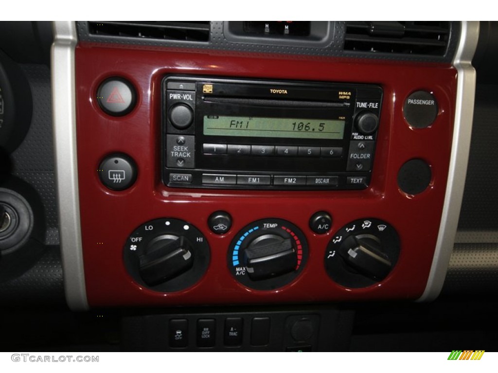 2010 Toyota FJ Cruiser 4WD Audio System Photo #83813647