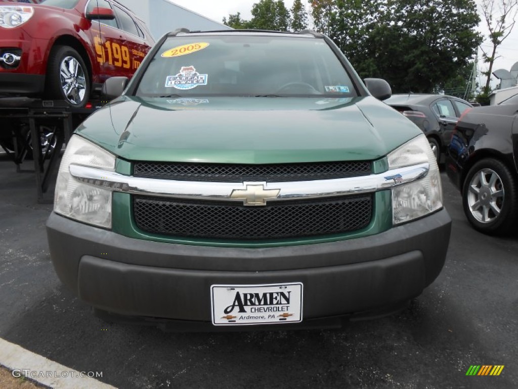 2005 Equinox LS - Meander Green Metallic / Light Gray photo #2