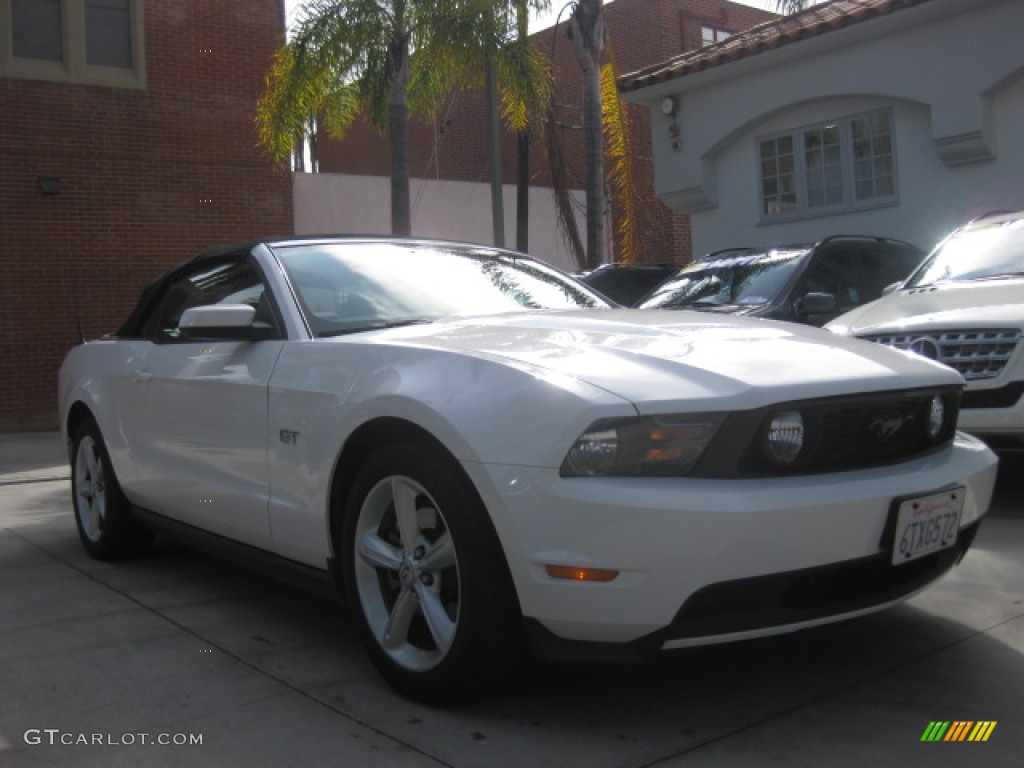 2010 Mustang GT Premium Convertible - Performance White / Charcoal Black photo #1