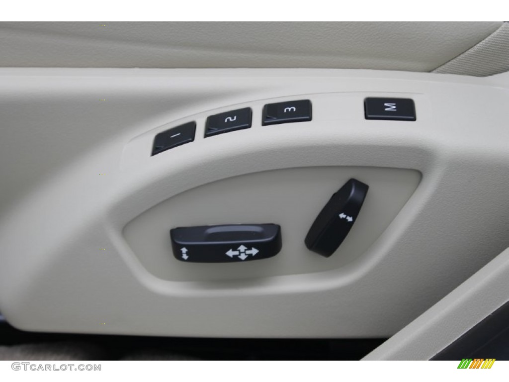 2014 Volvo S60 T5 Controls Photo #83817517