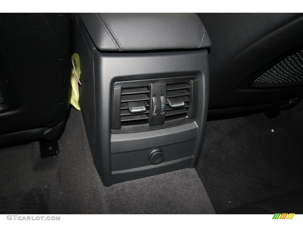 2013 3 Series 328i Sedan - Glacier Silver Metallic / Black photo #31