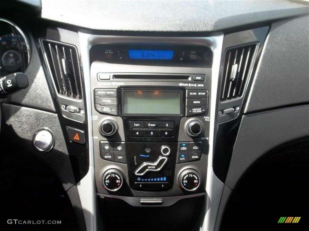2013 Hyundai Sonata Limited Controls Photos