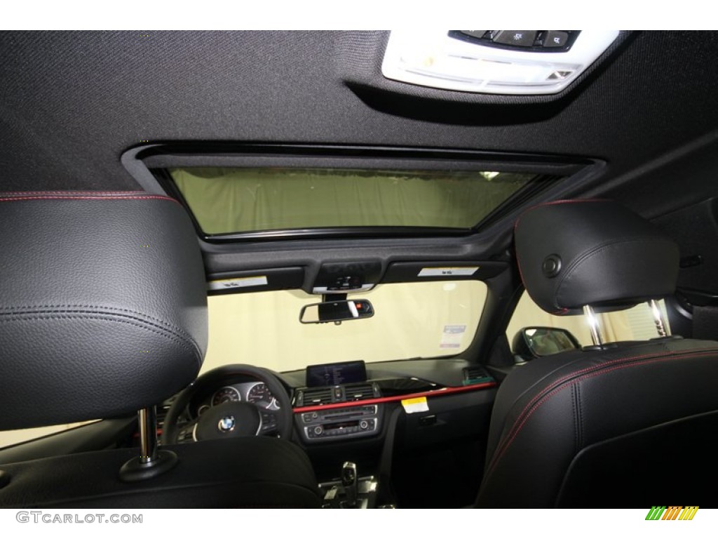 2013 3 Series 328i Sedan - Black Sapphire Metallic / Black photo #32