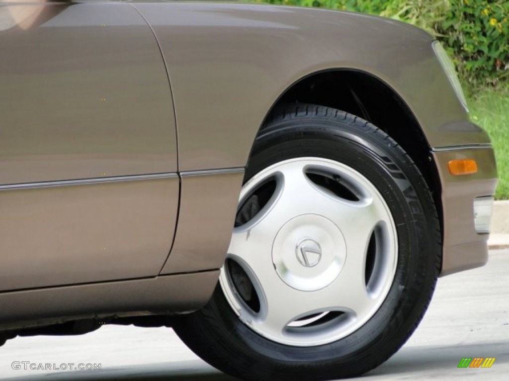 1998 Lexus LS 400 Wheel Photo #83830030