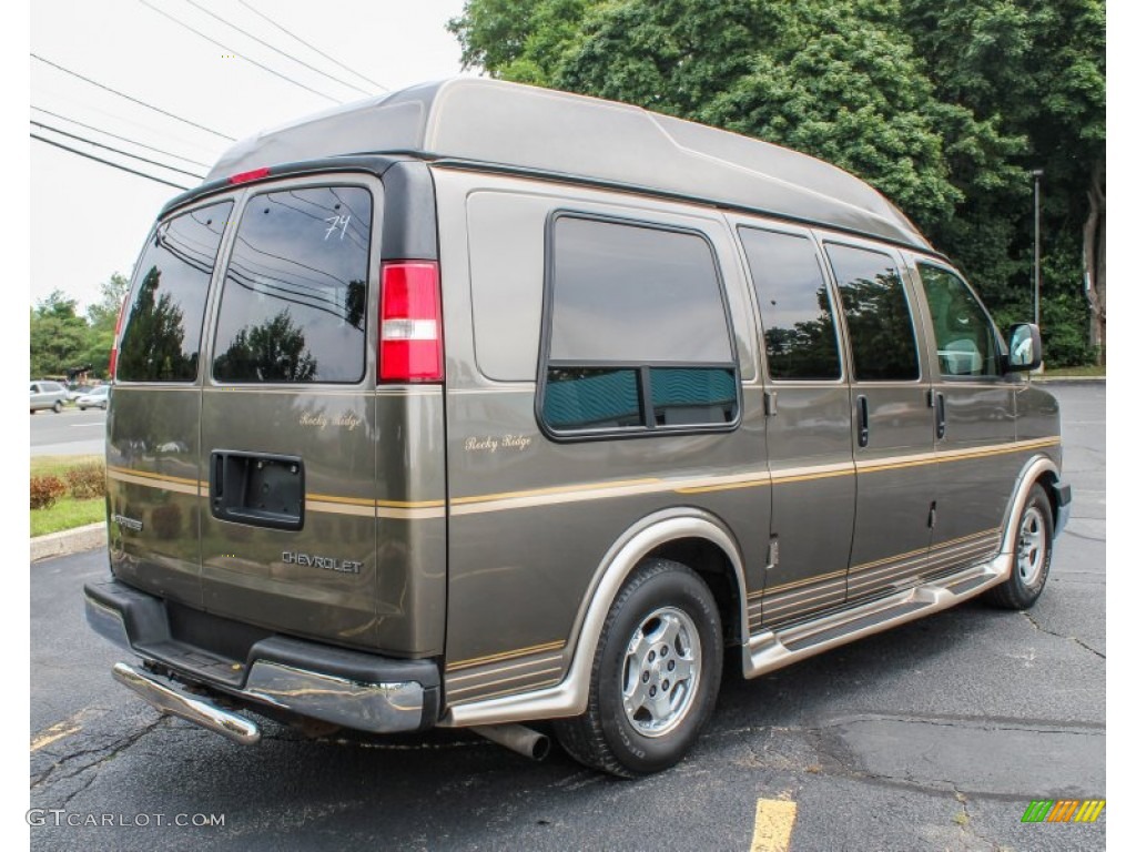 2004 Express 1500 LS Passenger Conversion Van - Sandalwood Metallic / Neutral photo #6