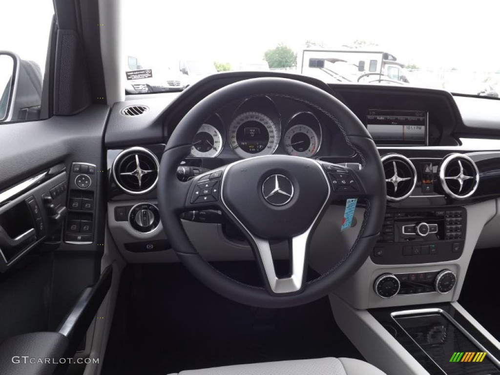 2014 Mercedes-Benz GLK 350 4Matic Ash/Black Dashboard Photo #83834836