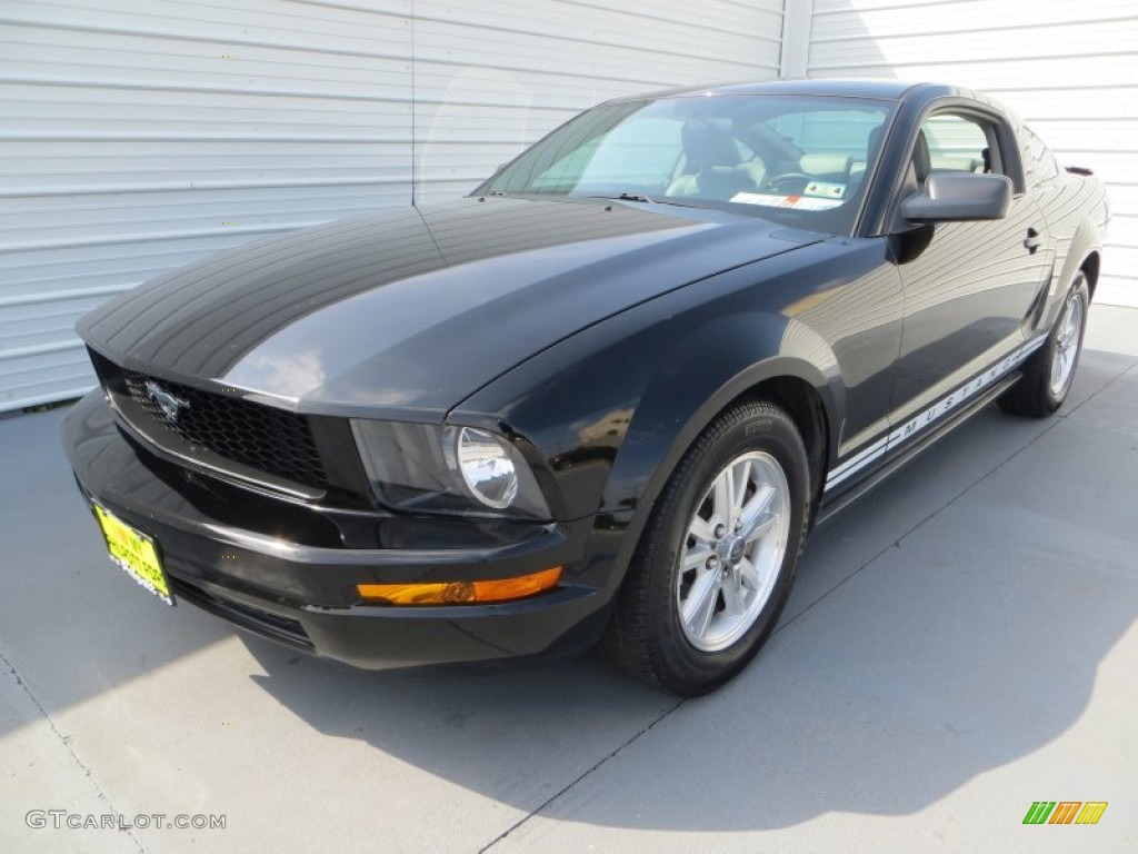 2007 Mustang V6 Premium Coupe - Black / Light Graphite photo #7
