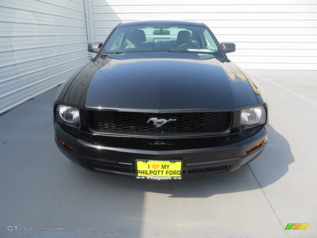2007 Mustang V6 Premium Coupe - Black / Light Graphite photo #8
