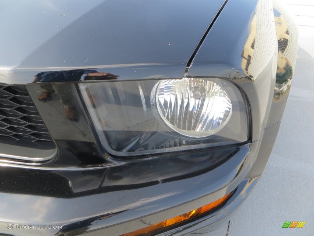 2007 Mustang V6 Premium Coupe - Black / Light Graphite photo #9