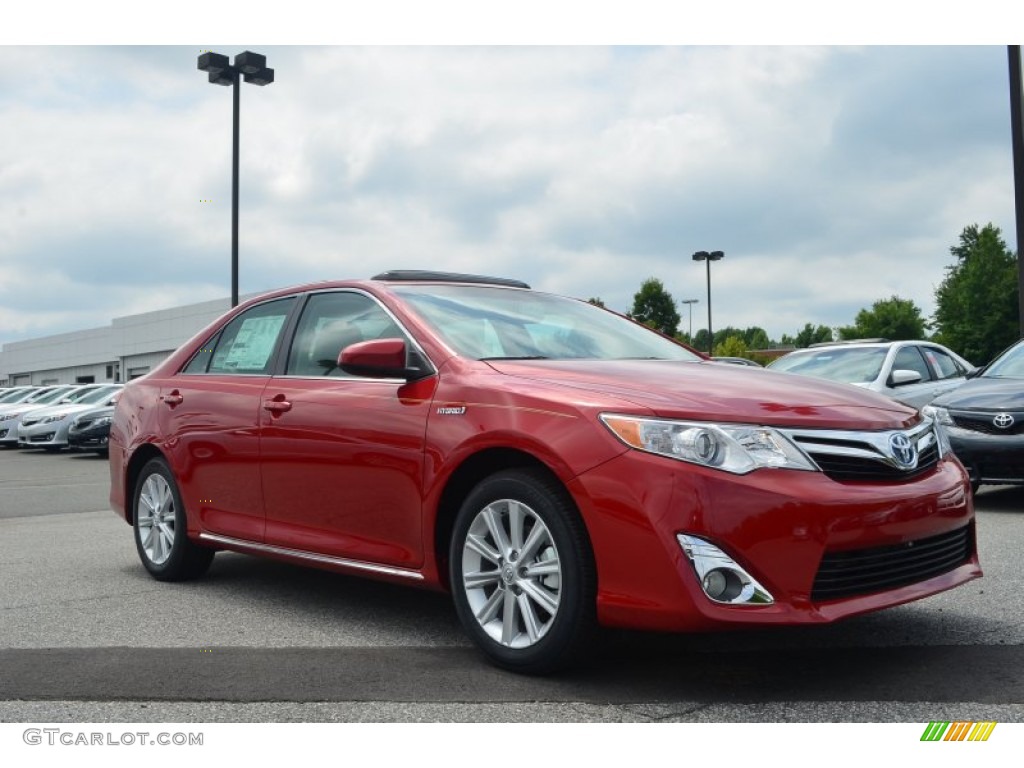 2013 Camry Hybrid XLE - Barcelona Red Metallic / Ivory photo #3
