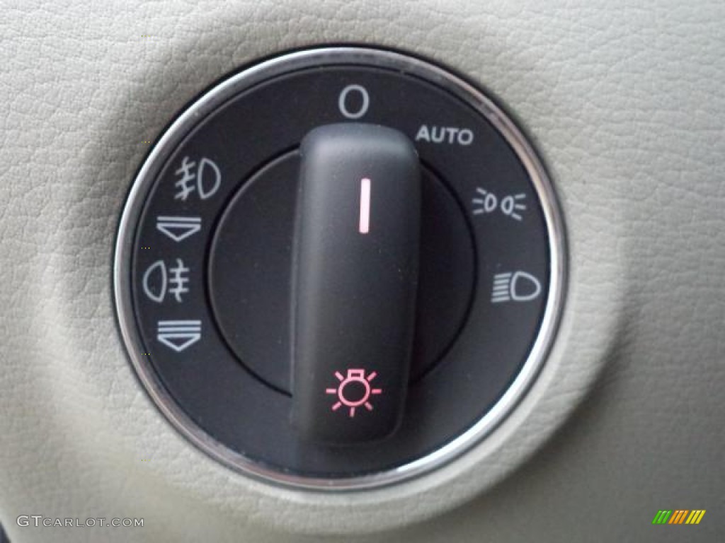 2007 A8 4.2 quattro - Light Silver Metallic / Platinum photo #24