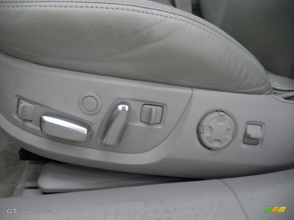 2007 A8 4.2 quattro - Light Silver Metallic / Platinum photo #30